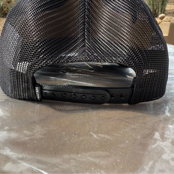 Volcom NWT Black Snapback FullStone Cheese Hat - Picture 5 of 7